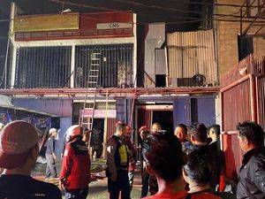 Kebakaran Ruko di Mampang Prapatan Jaksel Padam