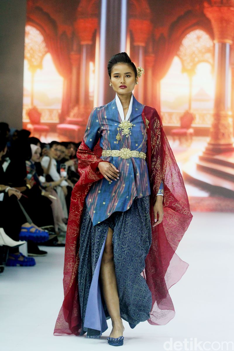 Koleksi 3 Desainer Cita Tenun Indonesia [CTI] di Jakarta Fashion Week 2025