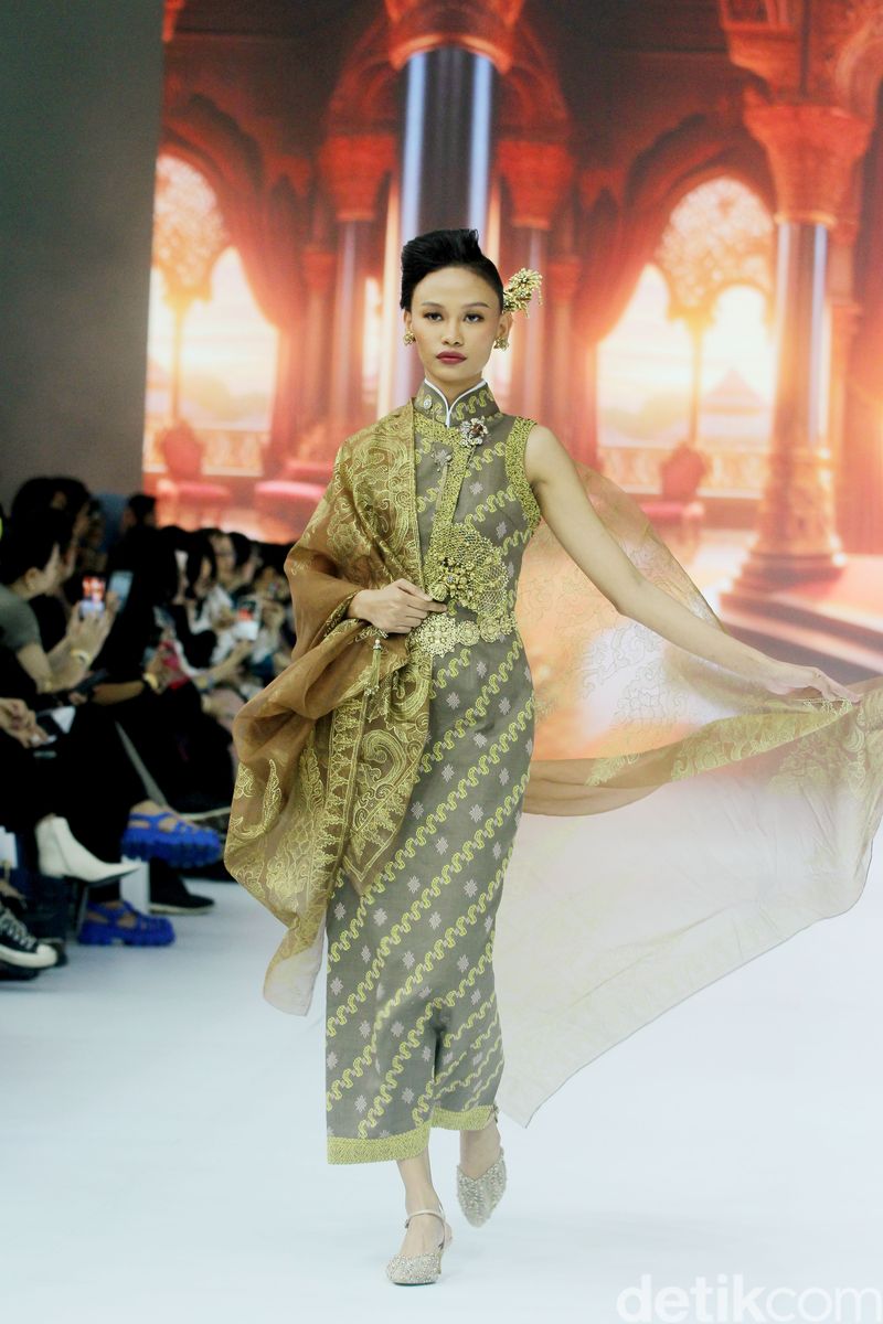 Koleksi 3 Desainer Cita Tenun Indonesia [CTI] di Jakarta Fashion Week 2025