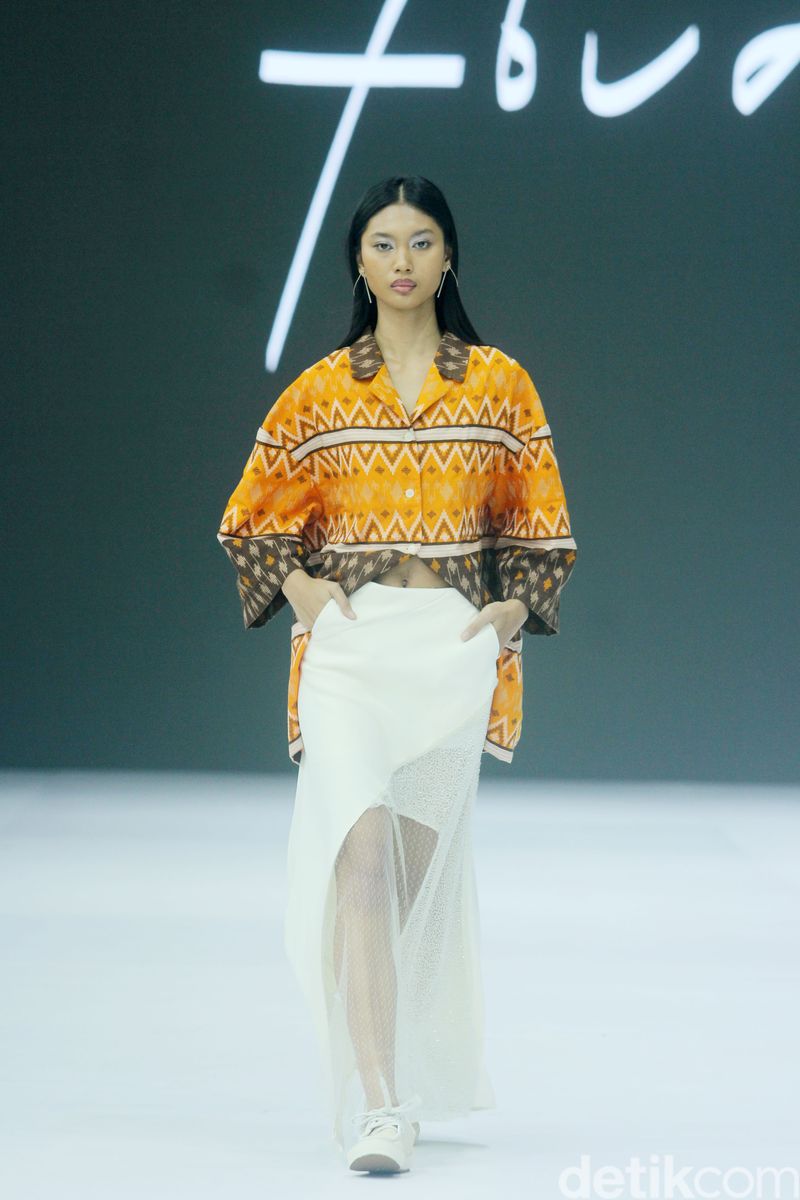 Koleksi 3 Desainer Cita Tenun Indonesia [CTI] di Jakarta Fashion Week 2025