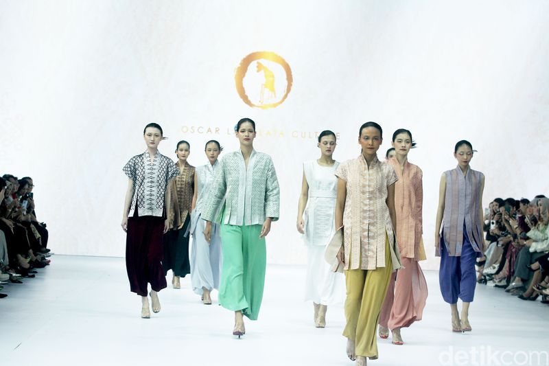 Koleksi 3 Desainer Cita Tenun Indonesia di Jakarta Fashion Week 2025