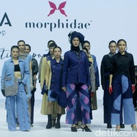 Paula tetap profesional melakoni pekerjaannya, meskipun sedang menghadapi masalah rumah tangga. Siang hari sebelum tampil, dia harus menghadiri sidang cerai dengan Baim Wong. Foto: Mohammad Abduh/detikcom