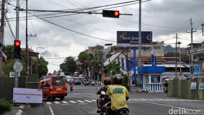Rambu-rambu baru di Bangjo Ponten Wonogiri, Kamis (24/10/2024).