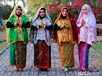 Mengenal Lamung Pene, Pakaian Adat Perempuan Sumbawa