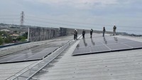 Emisi karbon dalam bentuk CO2 yang merupakan produk sampingan dari pembangkit listrik konvensional di seluruh dunia, menjadi salah satu penyebab suhu rata-rata dunia meningkat dan menjadi penyebab terganggunya aspek lain dari iklim bumi.