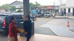 Senyum Semringah Medina Zein Bebas dari Penjara