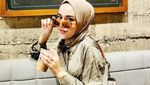 Gaya Mentereng Medina Zein Saat Ngopi Bareng Suami