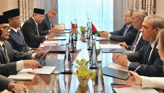 Menlu Sugiono bertemu dengan Sekjen PLO. RI menegaskan dukungan terhadap Palestina