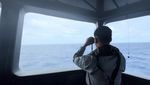 Momen KN Pulau Dana-323 Usir Kapal China di Laut Natuna