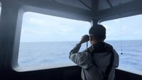 KN Pulau Dana-323 menghalau CCG 5402 untuk keluar dari Landas Kontinen Indonesia agar tidak mengganggu kegiatan survei MV Geo Coral. Pada Pelaksanaan shadowing KN. Pulau Dana-323 Bakamla RI bekerjasama dengan KRI SSA-378 TNI AL.