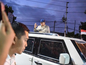 Alasan Prabowo Tetap Naik Maung Walau Atap Bocor-Buny Gledak