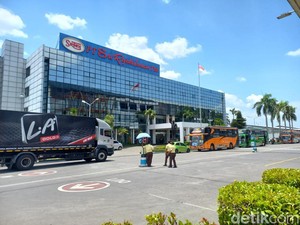 10.000 Buruh Sritex Demo ke Jakarta, Wamenaker: Kita Sambut Hangat