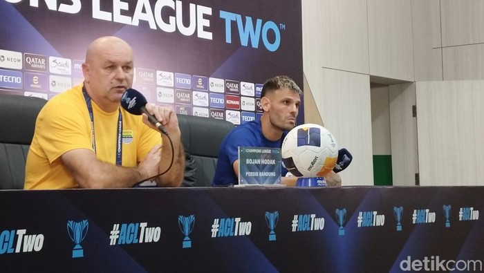 Pelatih Persib Bojan Hodak