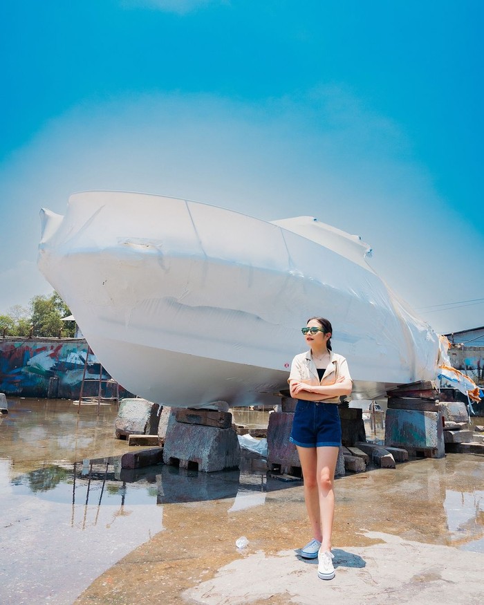 Prilly Latuconsina beli yacht,