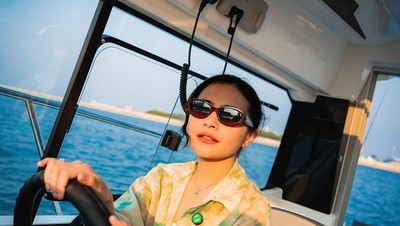 Intip Yacht Mewah Prilly Latuconsina