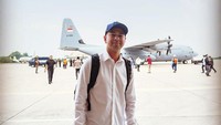 Raffi Ahmad memperlihatkan situasi sebelum berangkat ke Akmil Magelang, Jawa Tengah dengan pesawat C-130J Super Hercules A-1340. Foto: dok. Instagram Raffi Ahmad