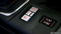 Subaru BRZ 2025 dilengkapi dengan mode SPORT untuk tipe Manual-nya. Kehadiran mode SPORT ini memungkinkan pengemudi untuk merasakan respon gas yang lebih cekatan serta torsi maksimal bisa diraih di putaran yang lebih rendah ketimbang model sebelumnya.