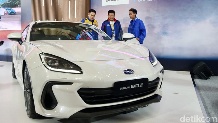 Resmi Meluncur, Ini Tampang Subaru BRZ 2025 Subaru Indonesia meluncurkan BRZ 2025 di Jakarta, Kamis (24/10/2024). Mobil ini dibanderol dengan harga Rp 885 juta OTR Jakarta untuk tipe M/T dan Rp 895 juta untuk tipe A/T.