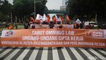 Ribuan Buruh Demo di Patung Kuda, Tuntut Kenaikan Upah 10%
