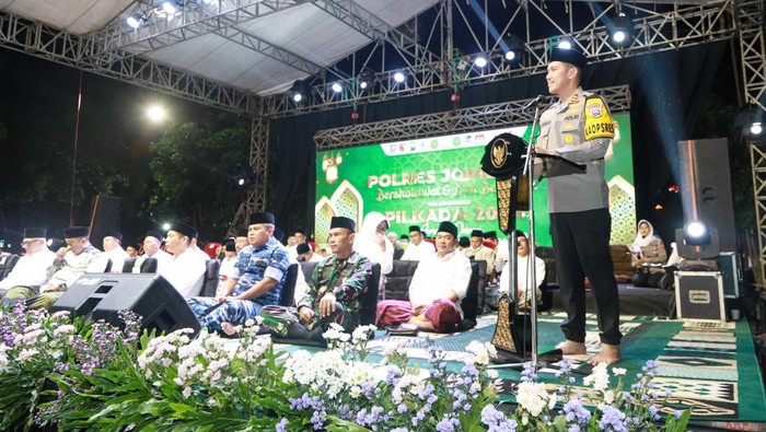 Ribuan Orang di Jombang Berselawat untuk Pilkada Aman