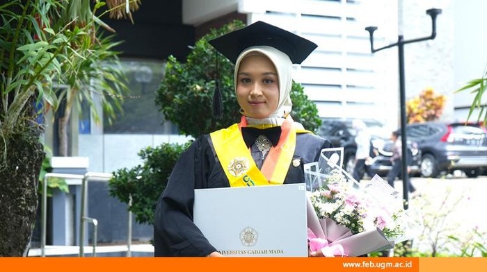 Septy, lulusan UGM dan penerima beasiswa LPDP