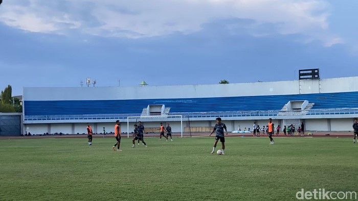 Suasana latihan PSIM Jogja di Stadion Mandala Krida, Kota Jogja, Kamis (24/10/2024).