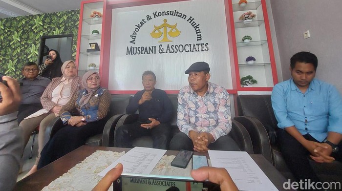 Tim Helmi-Mian akan melapor ke Bawaslu terkait dugaan pelibatan ASN dalam kampanye.