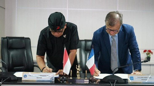 Penandatanganan kerja sama program Fast Track dengan La Rochelle Universite, Prancis berlangsung, Kamis (24/10/2024) di Undiksha.