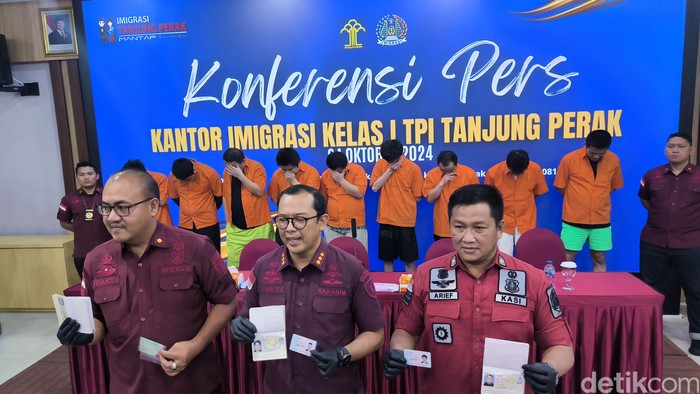 WN China dideportasi Imigrasi Tanjung Perak