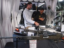 Antusiasme Bule Liat Pameran Alutsista TNI di Bali