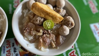 Usai Lebaran, Paling Enak Makan 5 Bakso Tetelan Favorit di Bekasi!