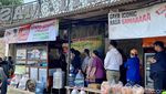 Renyah Gurih Bakso Gobar Topping Tetelan yang Diantre Panjang