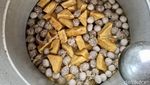 Renyah Gurih Bakso Gobar Topping Tetelan yang Diantre Panjang