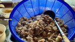 Renyah Gurih Bakso Gobar Topping Tetelan yang Diantre Panjang
