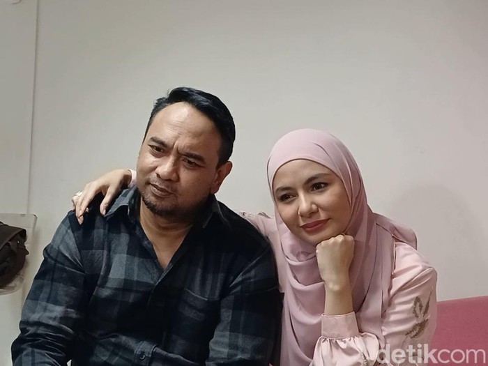 Bebi Romeo dan Meisya Siregar Bebi Romeo dan Meisya Siregar