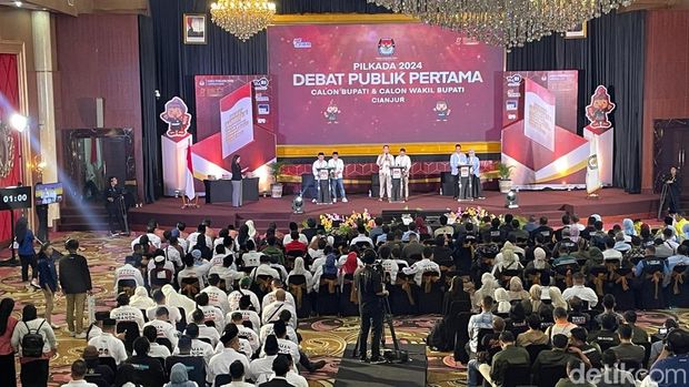 Debat perdana Calon Bupati dan Wakil Bupati Cianjur