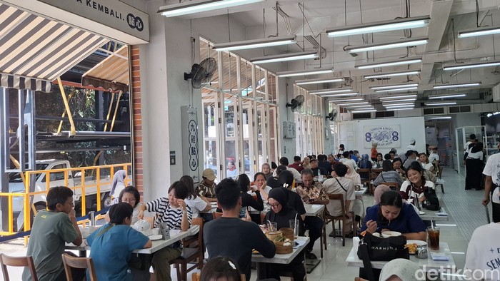 Dimsum Sembilan Ayam Dimsum Sembilan Ayam: Gurih Hangat Dimsum Halal Kebanggaan Wargi Bandung