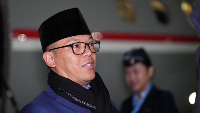 Indonesias Foreign Minister Sugiono attends a welcoming ceremony at Kazan Airport upon his arrival to participate in the BRICS summit, Russia October 22, 2024. Alexander Vilf/BRICS-RUSSIA2024.RU Host Photo Agency via REUTERS ATTENTION EDITORS - THIS IMAGE WAS PROVIDED BY A THIRD PARTY. MANDATORY CREDIT.