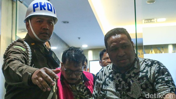 Ini Tampang ZR Eks Pejabat MA Makelar Urus Suap Kasasi Ronald Tannur