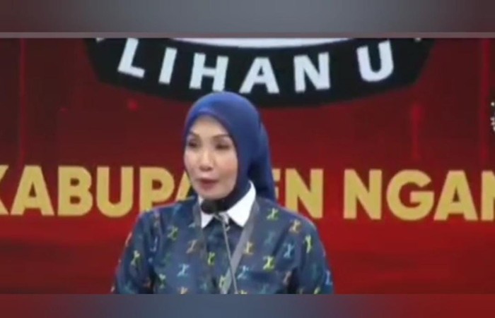 Ita saat debat Pilbup Nganjuk