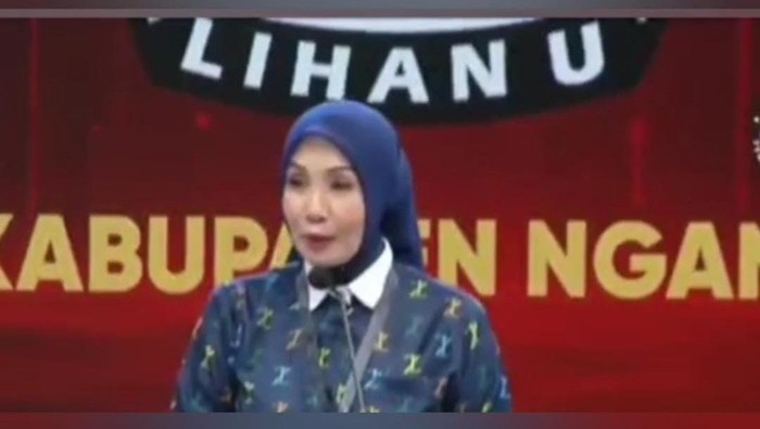 Ita saat debat Pilbup Nganjuk