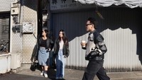 Beberapa bulan lalu, Nefri beserta keluarganya pernah kulineran di Jepang. Ini salah satu momennya ketika mengunjungi Tsukiji Market. Foto: Instagram jefri nichol