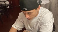 Pemeran Nathan dalam film Dear, Nathan ini aktif di media sosial dan sering mengunggah momen kulinernya. Seperti ketika ia mengunjungi Briq Bistro di kawasan Jakarta Selatan. Foto: Instagram jefri nichol