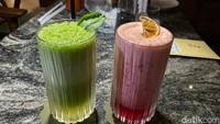 Di menu minuman ada pilihan Beet Root Booster (Rp 45.000) dan Green Goblin (Rp 48.000), dengan racikan spesial yang tak bisa ditemukan di resto lain. Foto: detikFood