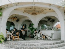 Stuja di Pantai, Kafe Estetik di Bali dengan Pemandangan Pantai Sanur