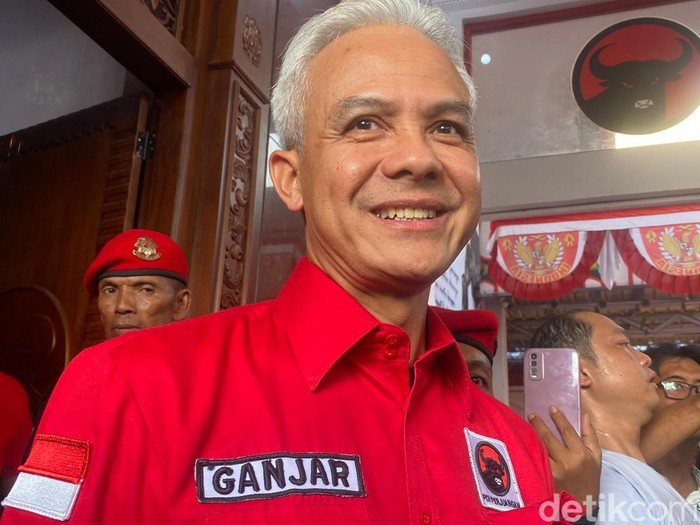 Ketua DPP PDIP Bidang Pemerintahan dan Otonomi Daerah, Ganjar Pranowo, di Kantor DPD Jateng, Semarang, Jumat (25/10/2024).