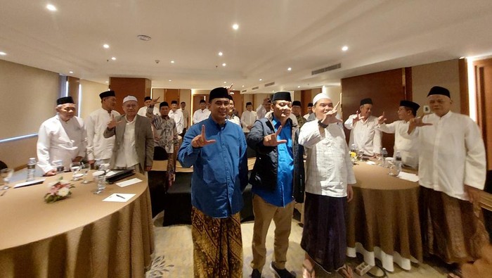 Kiai Khos Se-Jateng Mantap Dukung Ahmad Luthfi-Taj Yasin