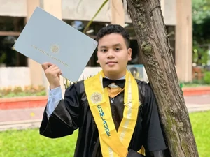 Selesaikan S2 Dalam Waktu 1 Tahun-Lulus Cumlaude di UGM, Ini Rahasia Henra