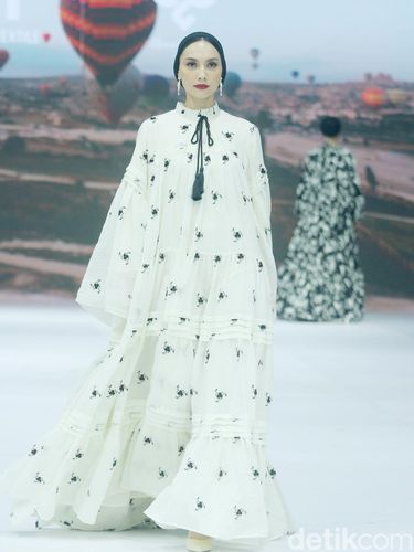 Koleksi Heaven Lights dan Ayu Dyah Andari di JFW 2025