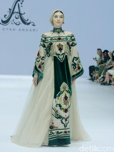 Koleksi Heaven Lights dan Ayu Dyah Andari di JFW 2025